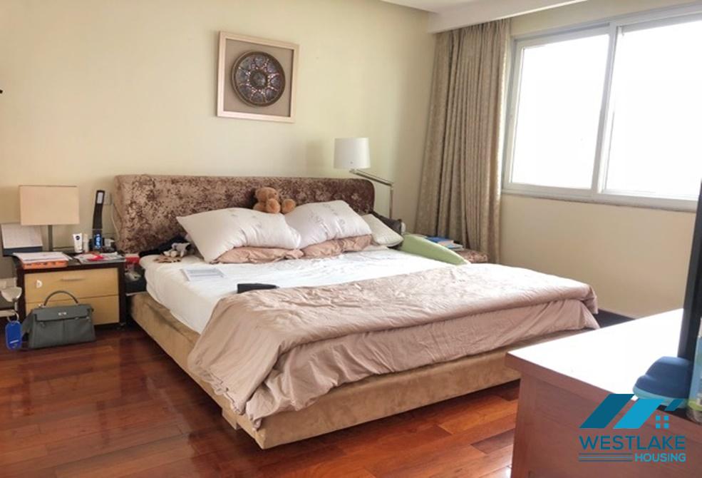Cho thuê căn hộ hoàn thiện đẹp, 4 phòng ngủ tại Ciputra – Gần UNIS
