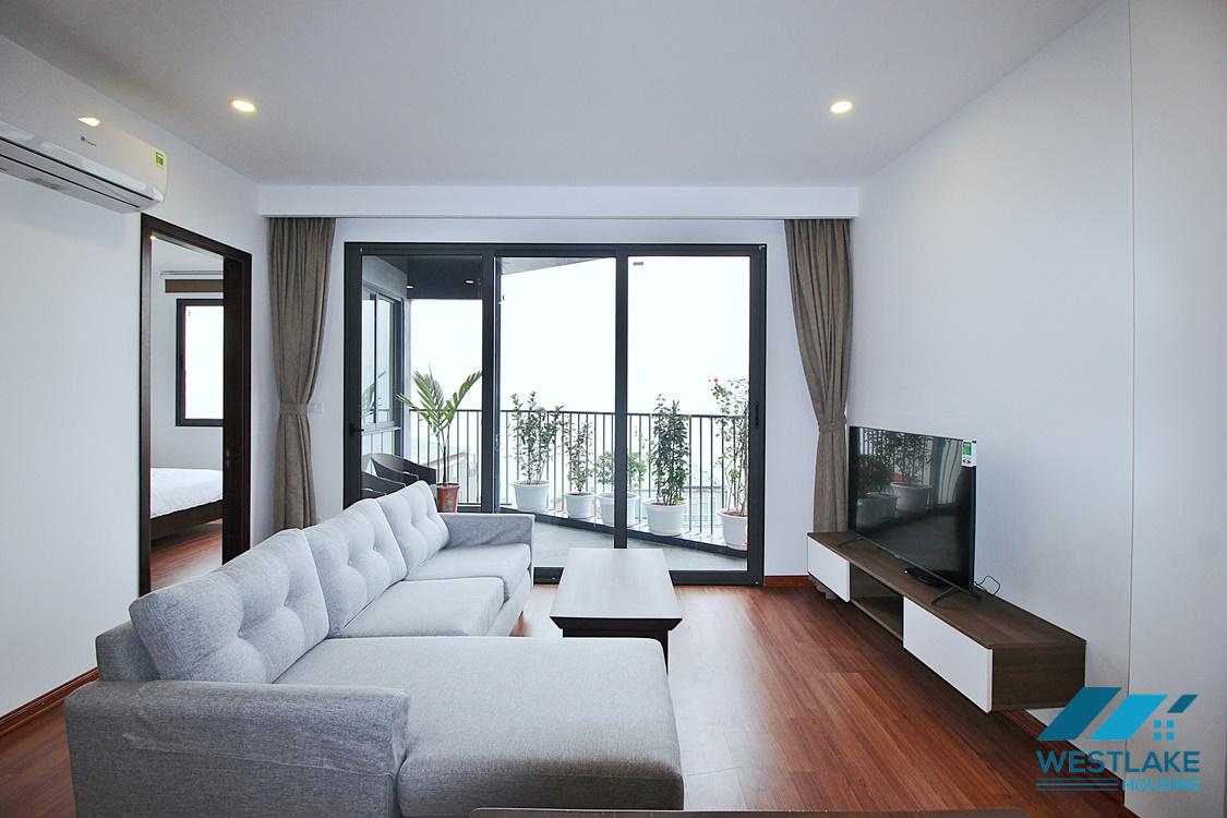 Căn Hộ Đẹp 2 Phòng Ngủ Ban Công Rộng, View Hồ Thoáng Sáng Trên Phố Quảng Khánh Tây Hồ, Cho Thuê