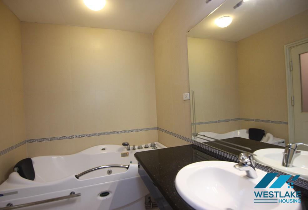A lakeside 2 bedroom apartment for rent in Yen Phu, Tay Ho, Ha Noi