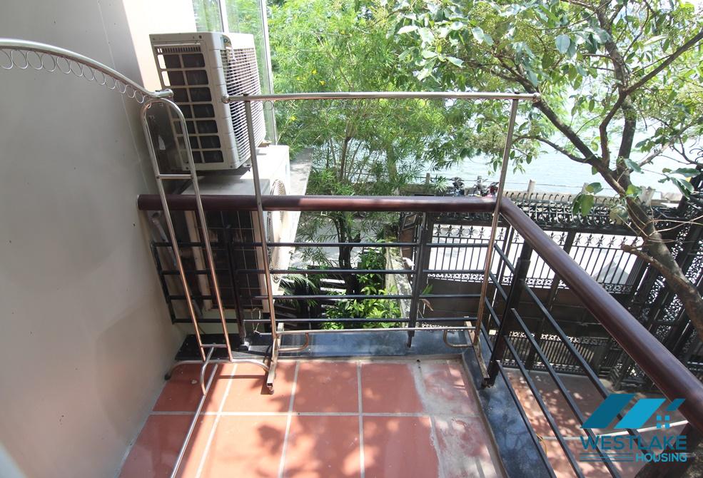A lakeside 2 bedroom apartment for rent in Yen Phu, Tay Ho, Ha Noi