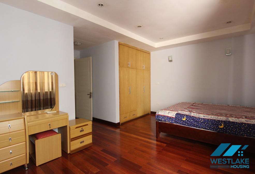 A lakeside 2 bedroom apartment for rent in Yen Phu, Tay Ho, Ha Noi