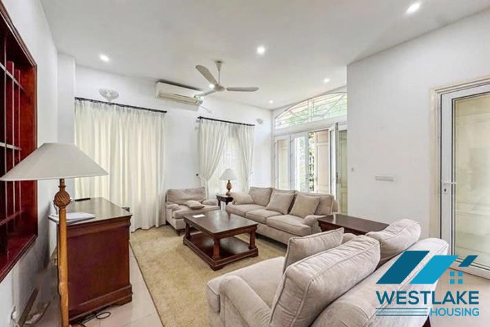 Cho Thuê Biệt thự 5 Phòng Ngủ Đẹp View Hồ, Sân Vườn Rộng Thoáng Mát Tại Tây Hồ, Hà Nội