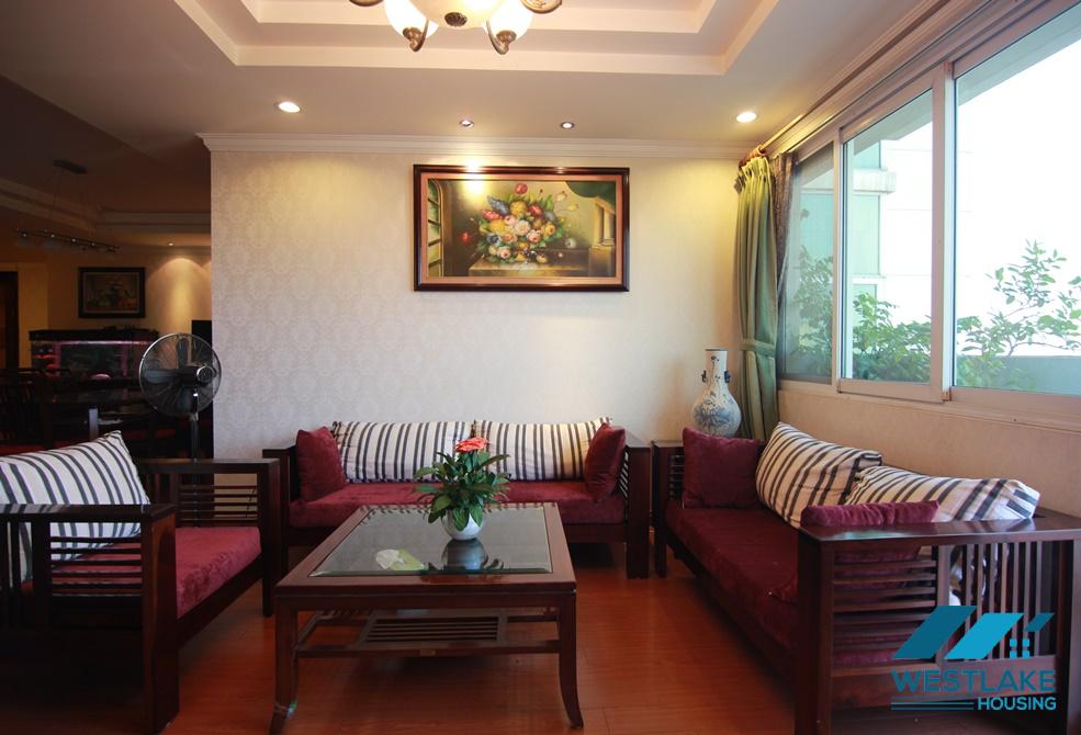 Cho thuê căn hộ cao cấp 4 phòng ngủ tại Ciputra Tây Hồ