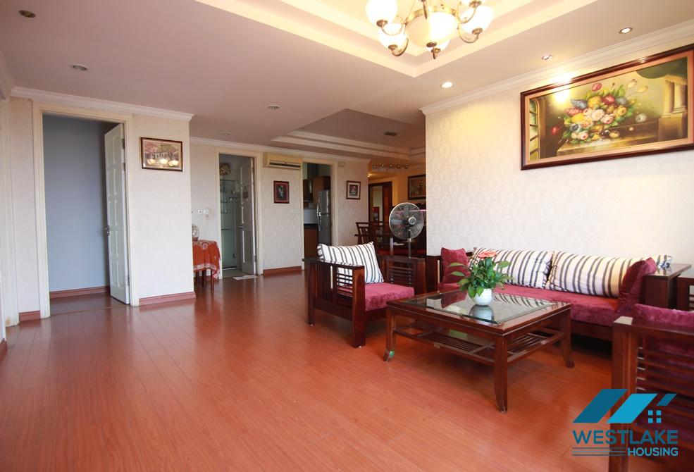 Cho thuê căn hộ cao cấp 4 phòng ngủ tại Ciputra Tây Hồ