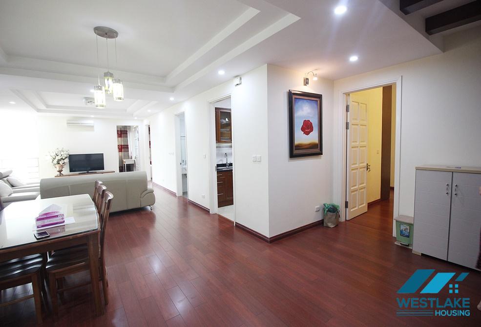 Cho thuê căn hộ 3 phòng ngủ giá rẻ tại Ciputra, Tây Hồ.