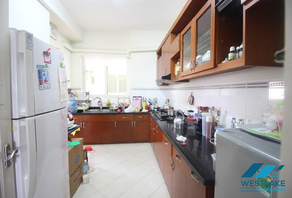 Căn hộ 4 phòng ngủ với tầm nhìn tuyệt đẹp ra thành phố tại Ciputra, Tây Hồ