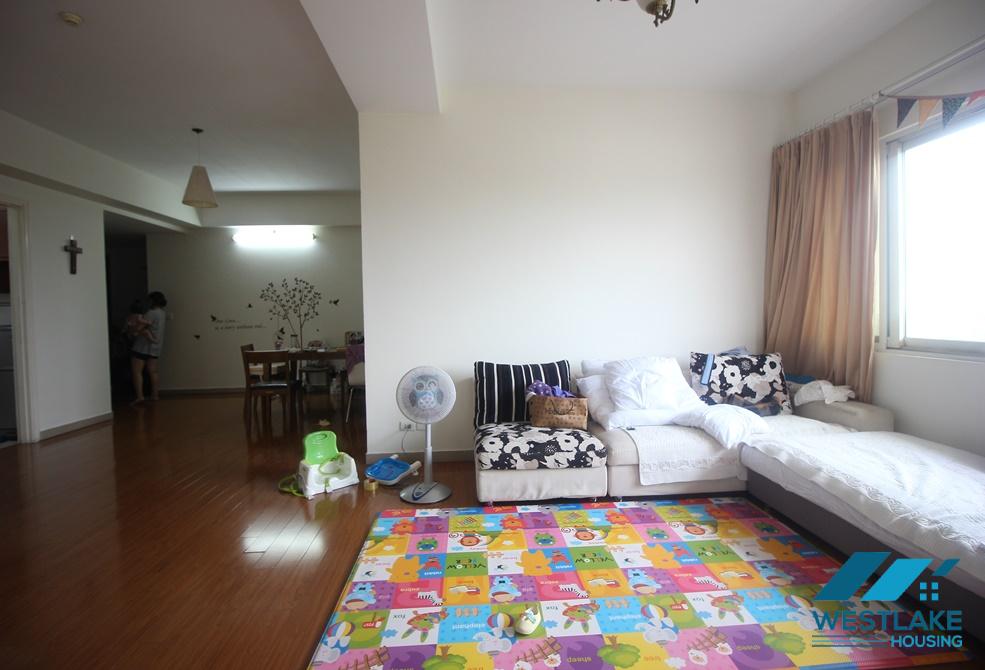 Căn hộ 4 phòng ngủ với tầm nhìn tuyệt đẹp ra thành phố tại Ciputra, Tây Hồ
