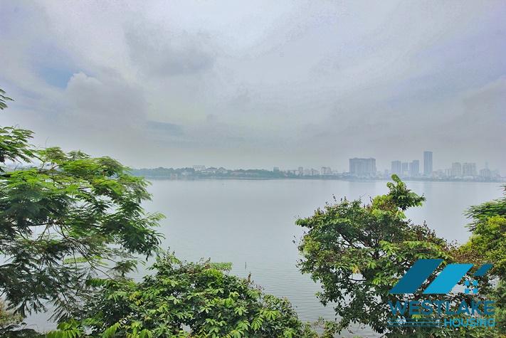 Lakeside serviced apartment for rent on Vu Mien street, Tay Ho, Ha Noi
