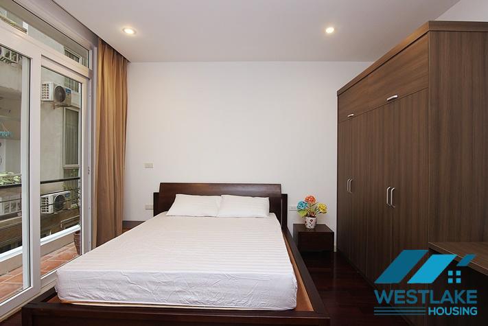 Căn Hộ Dịch Vụ 4 Phòng Ngủ Rộng Đẹp, View Hồ Thoáng Mát Cho Thuê Tại Phố Quảng khánh.Tây Hồ