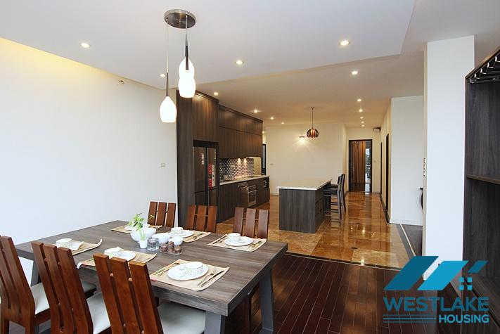 Căn Hộ Dịch Vụ 4 Phòng Ngủ Rộng Đẹp, View Hồ Thoáng Mát Cho Thuê Tại Phố Quảng khánh.Tây Hồ