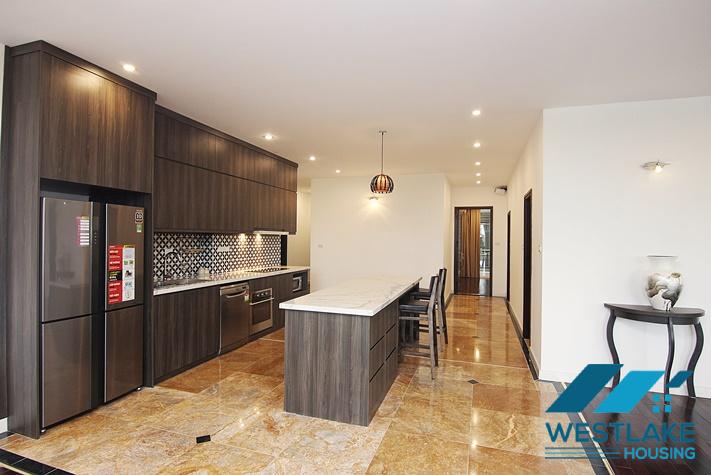 Căn Hộ Dịch Vụ 4 Phòng Ngủ Rộng Đẹp, View Hồ Thoáng Mát Cho Thuê Tại Phố Quảng khánh.Tây Hồ