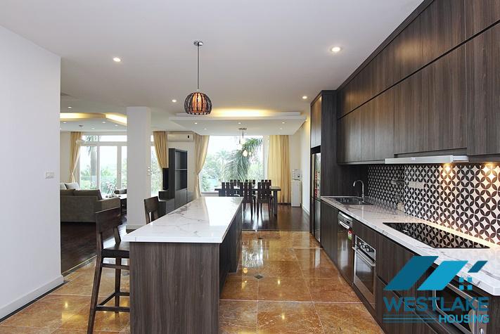 Căn Hộ Dịch Vụ 4 Phòng Ngủ Rộng Đẹp, View Hồ Thoáng Mát Cho Thuê Tại Phố Quảng khánh.Tây Hồ