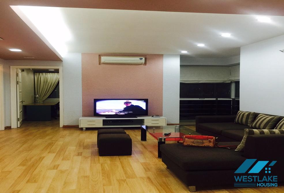 Căn hộ 3 phòng ngủ tuyệt đẹp cho thuê tại Ciputra, Tây Hồ, Hà Nội