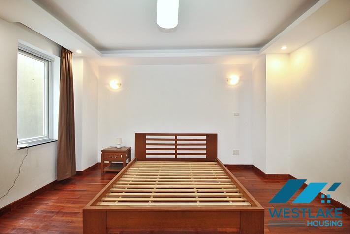 Căn Hộ 3 Phòng Ngủ Rộng Đẹp, Ban Công, View Hồ Sáng Thoáng Cho Thuê Tại Tây Hồ, Hà Nội