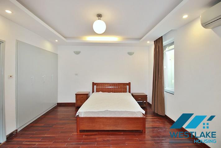 Căn Hộ 3 Phòng Ngủ Rộng Đẹp, Ban Công, View Hồ Sáng Thoáng Cho Thuê Tại Tây Hồ, Hà Nội