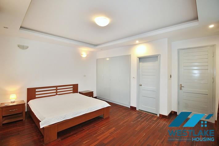 Căn Hộ 3 Phòng Ngủ Rộng Đẹp, Ban Công, View Hồ Sáng Thoáng Cho Thuê Tại Tây Hồ, Hà Nội
