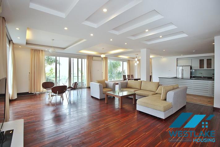 Căn Hộ 3 Phòng Ngủ Rộng Đẹp, Ban Công, View Hồ Sáng Thoáng Cho Thuê Tại Tây Hồ, Hà Nội