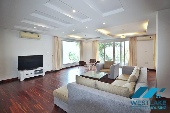 Căn Hộ 3 Phòng Ngủ Rộng Đẹp, Ban Công, View Hồ Sáng Thoáng Cho Thuê Tại Tây Hồ, Hà Nội
