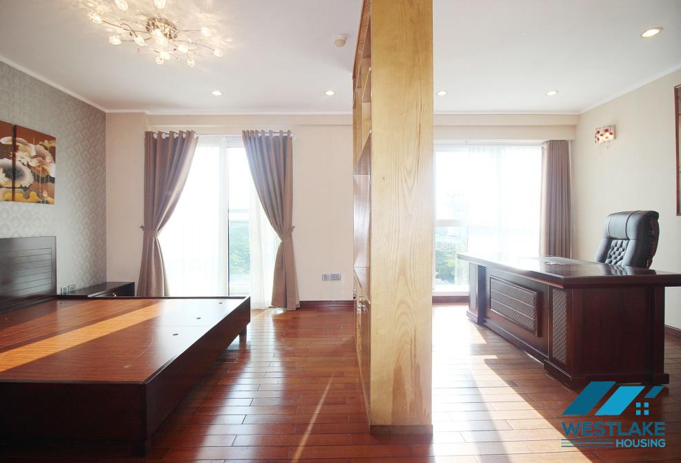 Good quality apartment for rent in Ciputra L Tower, Tay Ho ward, Ha Noi