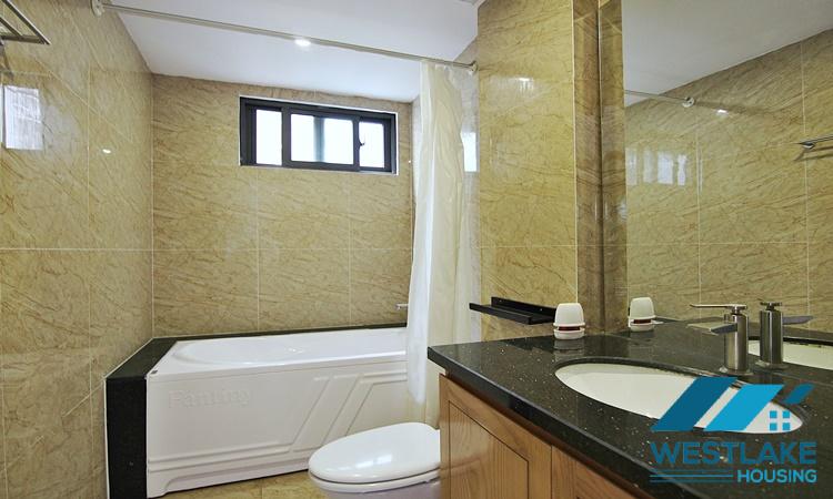 Cho Thuê Căn Hộ 2 Phòng Ngủ Đẹp Thoáng Sáng Tại Phố Xuân Diệu Tây Hồ, Hà Nội