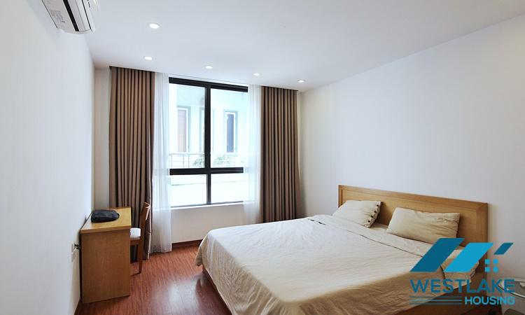 Cho Thuê Căn Hộ 2 Phòng Ngủ Đẹp Thoáng Sáng Tại Phố Xuân Diệu Tây Hồ, Hà Nội