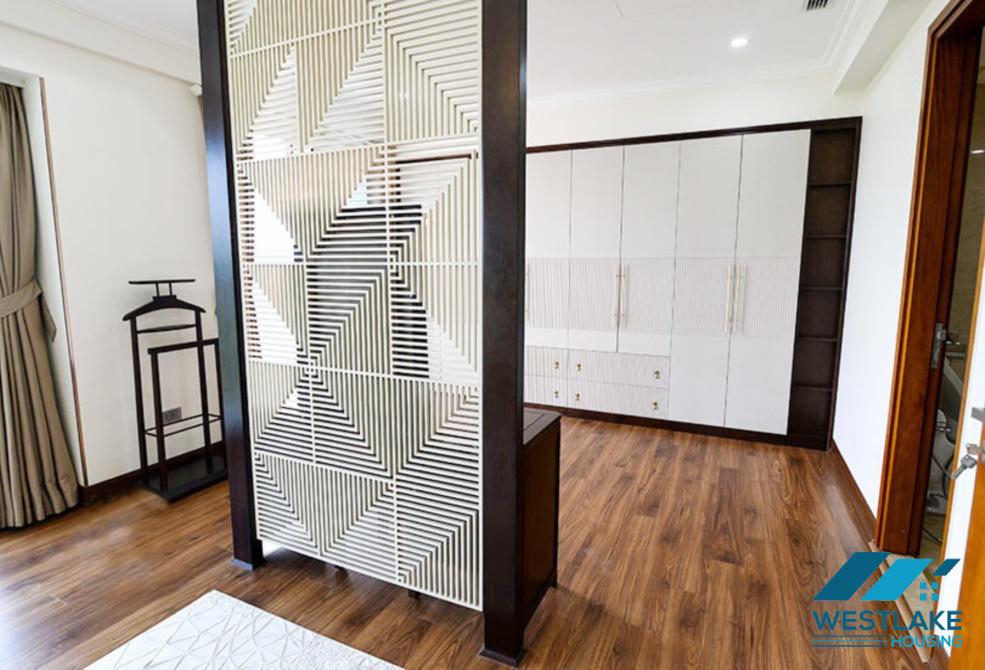 Luxury 4 beds apartment in L2 Block, Ciputra, Tay Ho ward, Ha Noi
