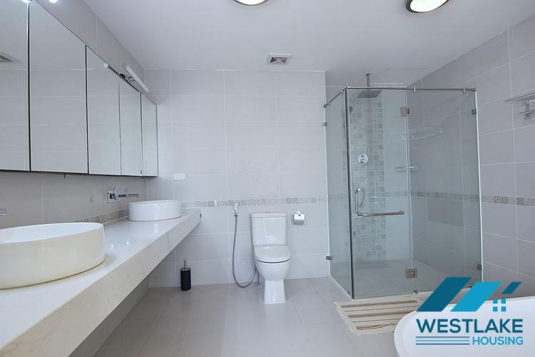 Căn Hộ 4 Phòng Ngủ Rộng, Đẹp Thoáng Sáng Cho Thuê Tại Tô Ngọc Vân Tây Hồ, Hà Nội