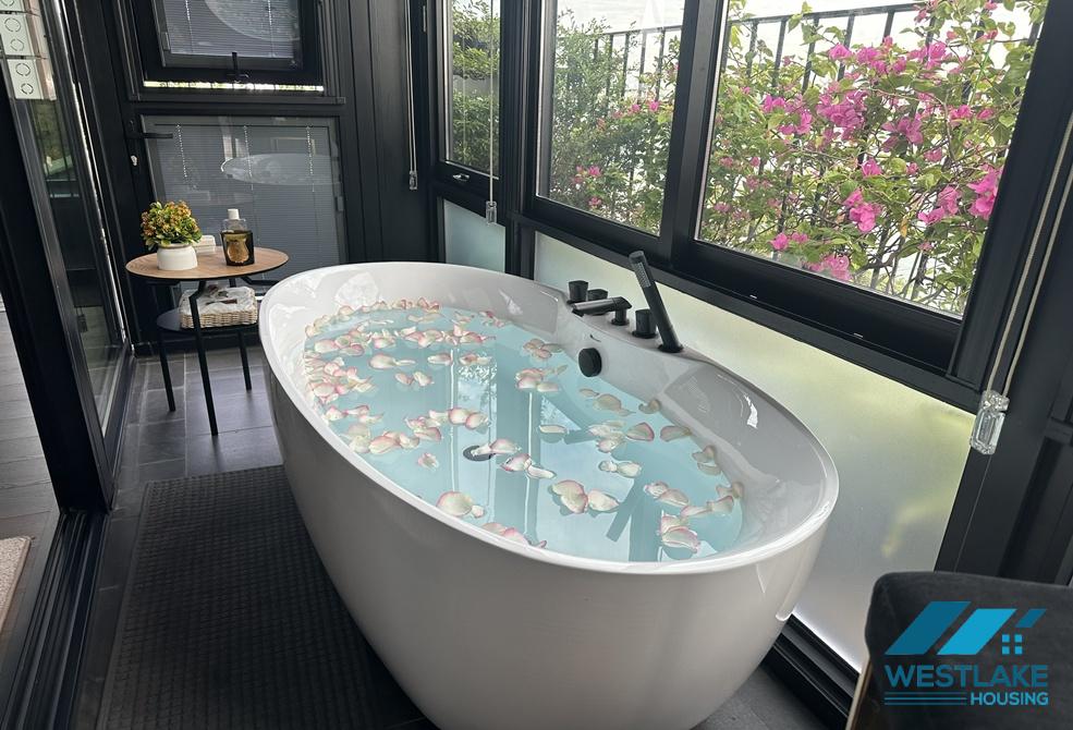 Well design and modern 02 bedrooms apartment for rent in Tay Ho, Ha Noi