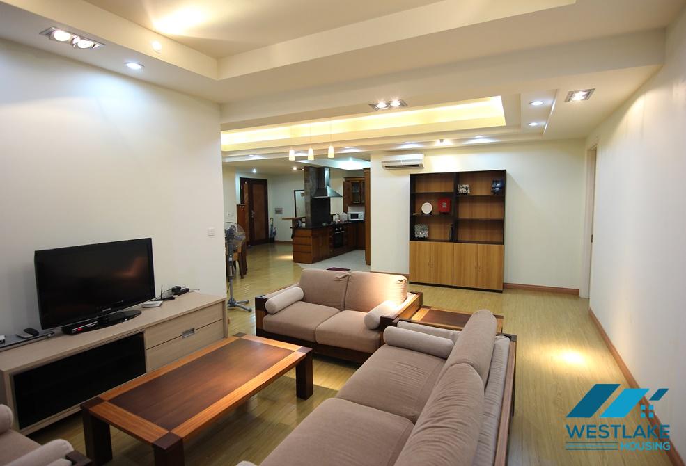 Cho thuê căn hộ 3 phòng ngủ rộng rãi tại khu Ciputra