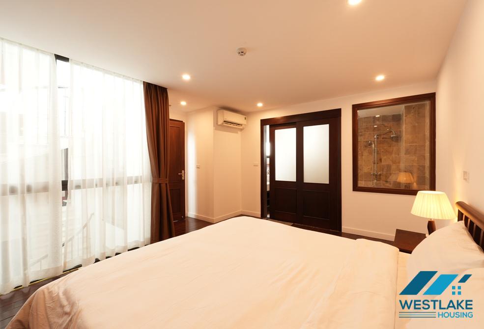 Cho Thuê Căn Hộ 2 Phòng Ngủ Ban Công Rộng, View Hồ Tuyệt Đẹp Tại Tây Hồ, Hà Nội