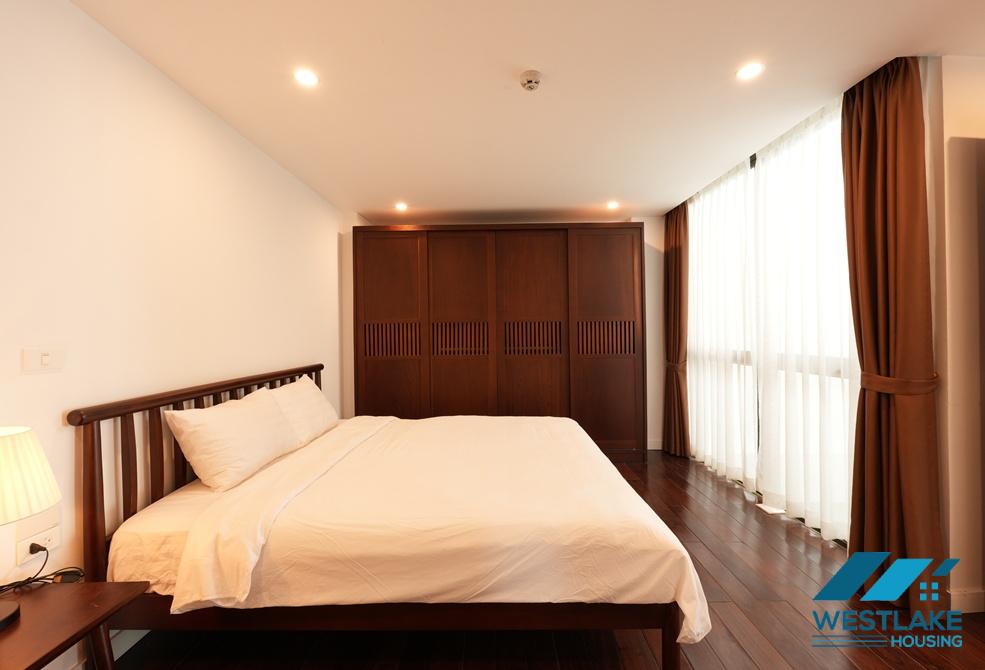 Cho Thuê Căn Hộ 2 Phòng Ngủ Ban Công Rộng, View Hồ Tuyệt Đẹp Tại Tây Hồ, Hà Nội