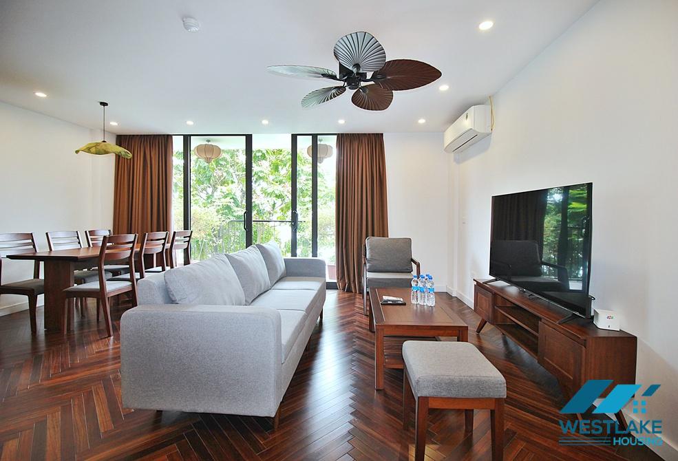 Cho Thuê Căn Hộ 3 Phòng Ngủ Thoáng Sáng View Hồ Tại Tây Hồ, Hà Nội