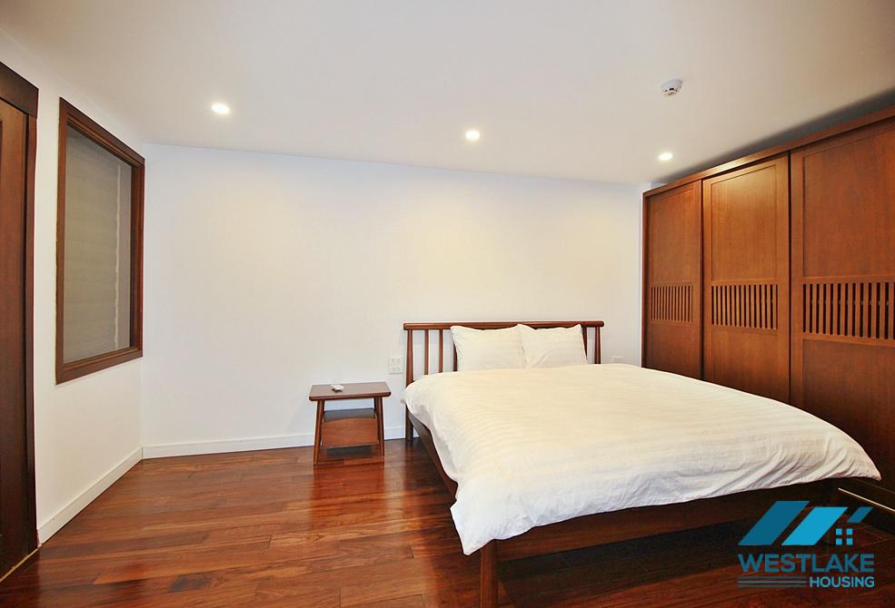 Cho Thuê Căn Hộ 3 Phòng Ngủ Mới Đẹp, Chất Lượng, View Hồ Tại Phố Vũ Miện, Tây Hồ, Hà Nội