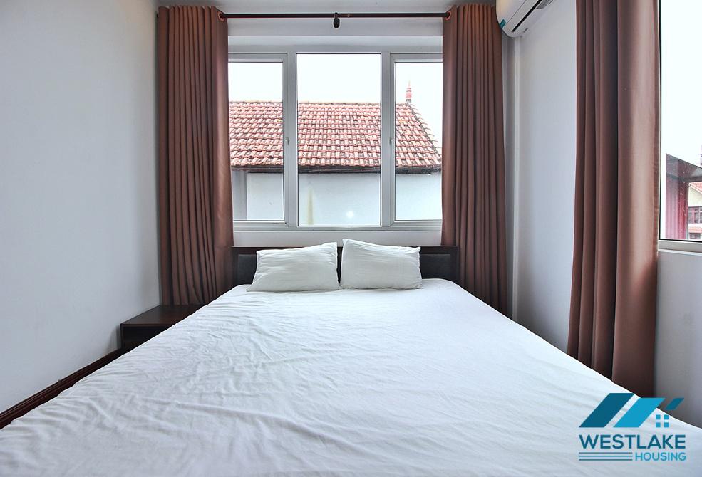 Bright 01 bedroom apartment have balcony for rent in Tay Ho, Ha Noi