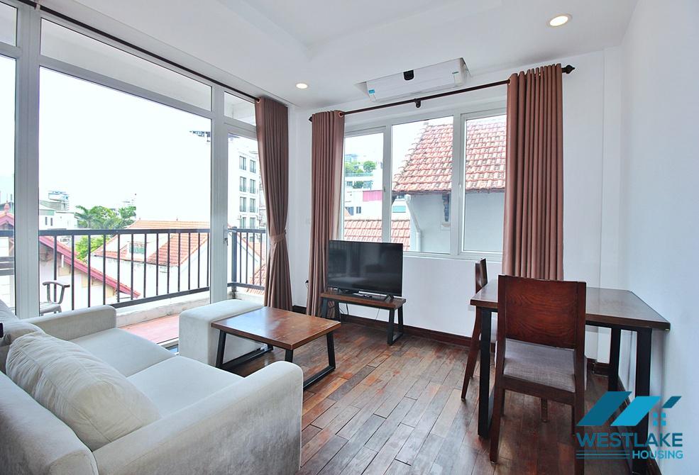 Bright 01 bedroom apartment have balcony for rent in Tay Ho, Ha Noi