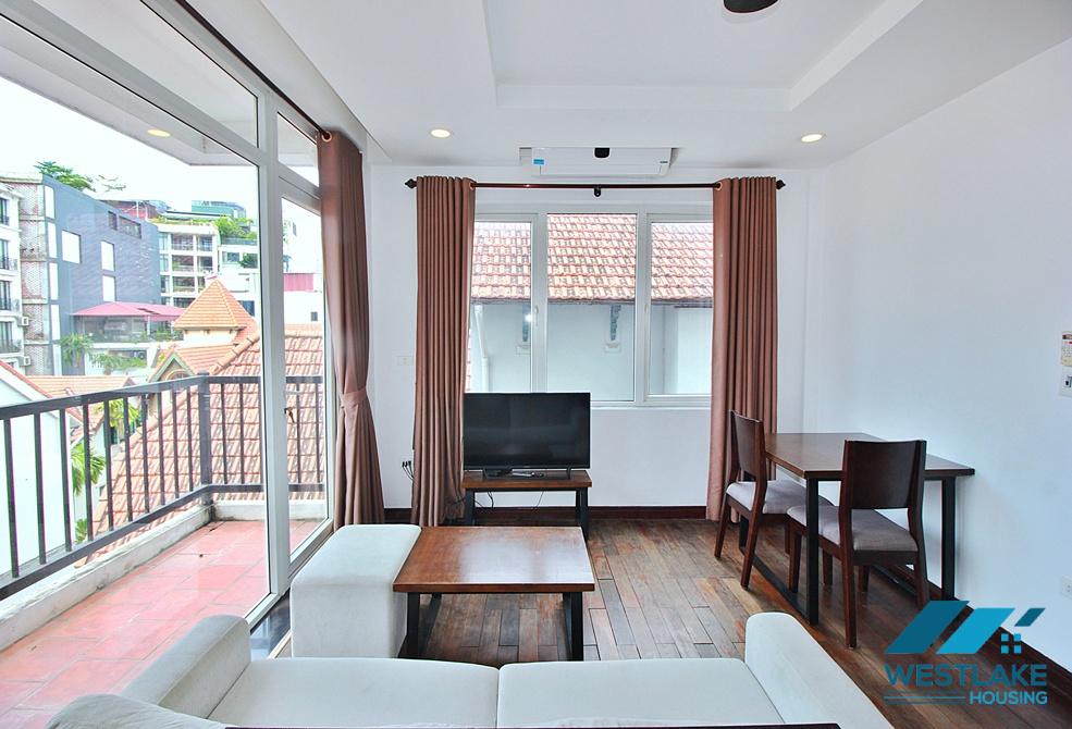 Bright 01 bedroom apartment have balcony for rent in Tay Ho, Ha Noi