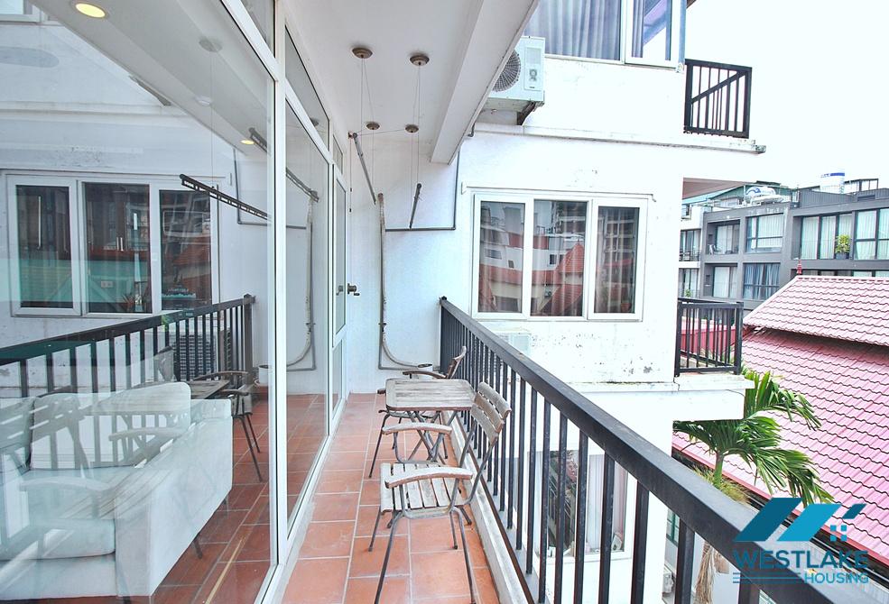 Bright 01 bedroom apartment have balcony for rent in Tay Ho, Ha Noi