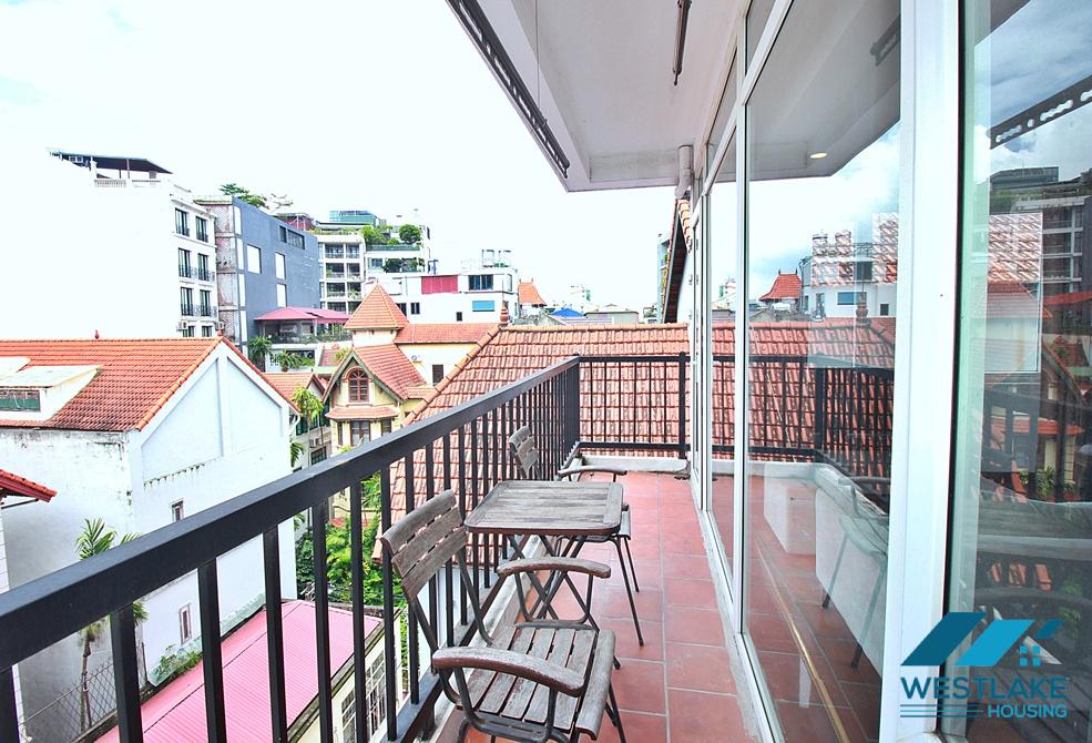 Bright 01 bedroom apartment have balcony for rent in Tay Ho, Ha Noi