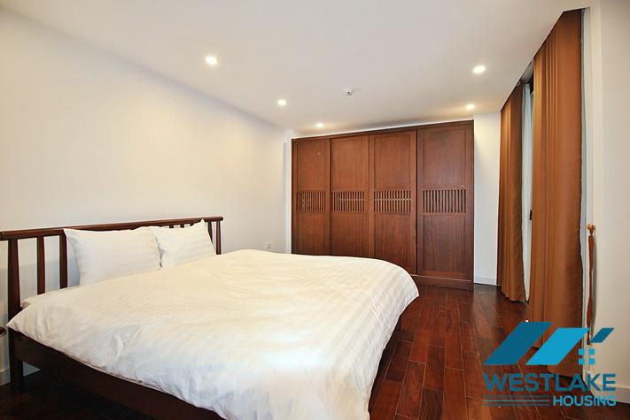 Cho Thuê Căn Hộ 3 Phòng Ngủ Rộng Thoáng, View Hô Tại Phố Vũ Miên Tây Hồ, Hà Nội
