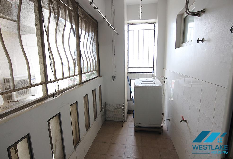 Cho thuê căn hộ đầy đủ nội thất tại tòa nhà E, khu Ciputra