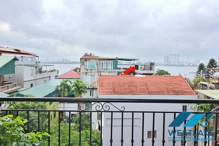 Căn Hộ 2 Phòng Ngủ Đẹp Có Ban Công Rộng Thoáng, View Hồ Cho Thuê Tại Tây Hồ, Hà Nội