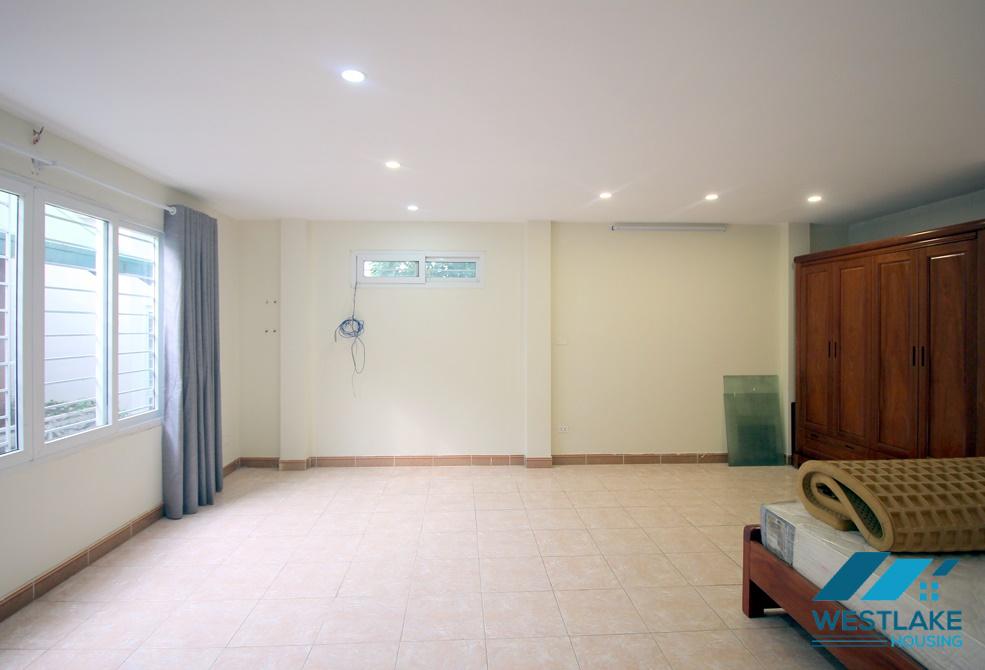 A good house with 2 bedrooms for rent in Xuan Dieu, Tay Ho