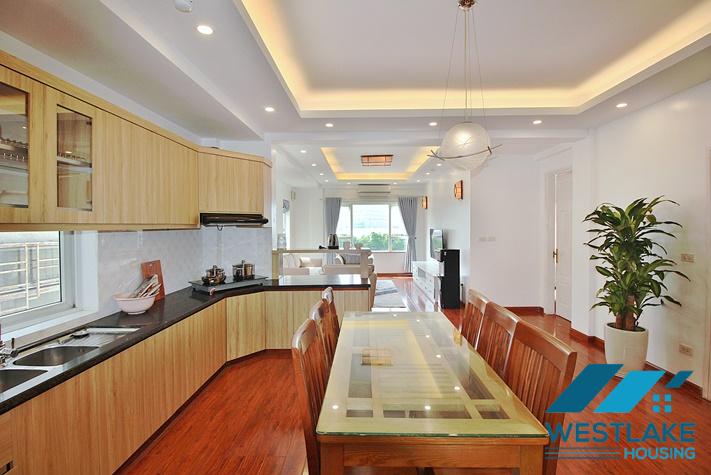 Cho Thuê Căn Hộ 2 Phòng Ngủ Rộng Đẹp, Thoáng Sáng Tại Tây Hồ, Hà Nội