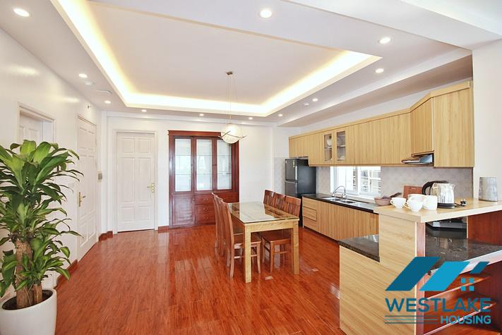 Cho Thuê Căn Hộ 2 Phòng Ngủ Rộng Đẹp, Thoáng Sáng Tại Tây Hồ, Hà Nội