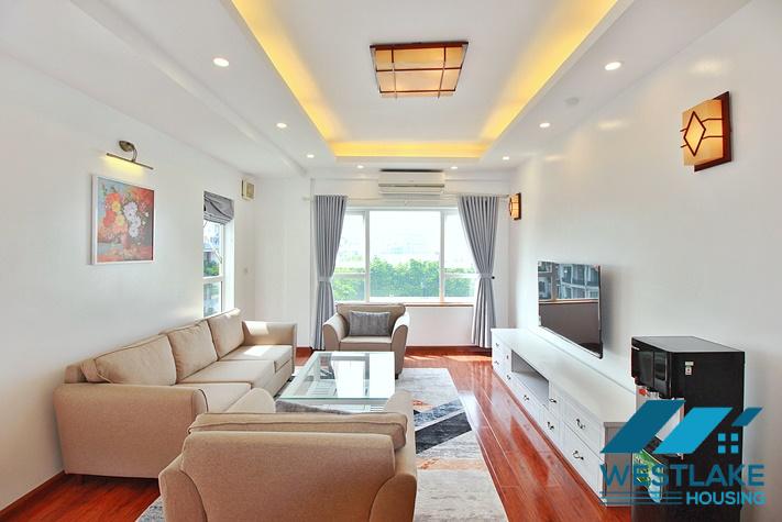 Cho Thuê Căn Hộ 2 Phòng Ngủ Rộng Đẹp, Thoáng Sáng Tại Tây Hồ, Hà Nội