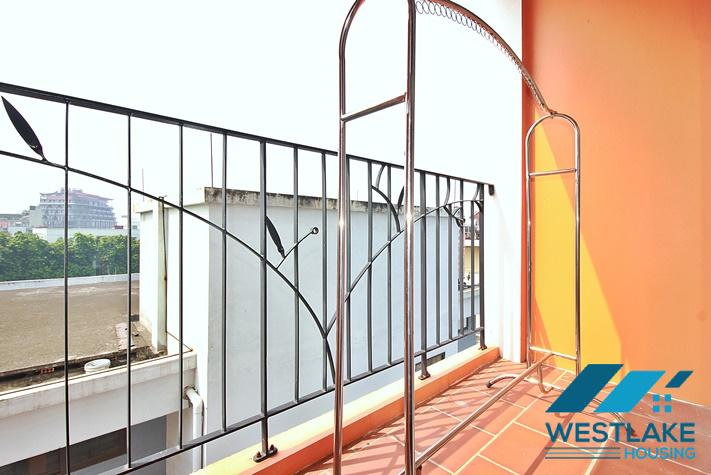 Cho Thuê Căn Hộ 2 Phòng Ngủ Rộng Đẹp, Thoáng Sáng Tại Tây Hồ, Hà Nội