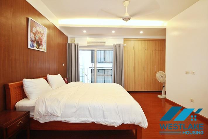 Cho Thuê Căn Hộ 02 Phòng Ngủ Rộng, Thoáng Sáng Tại Phố Trịnh Công Sơn Tây Hồ, Hà Nội