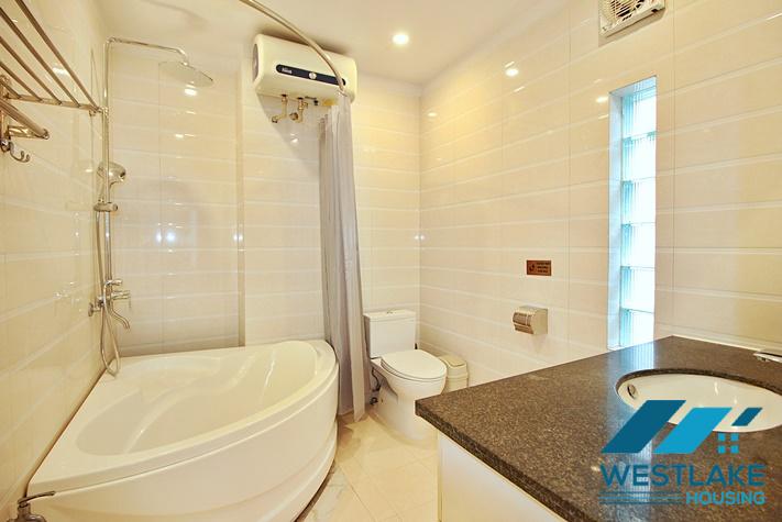 Cho Thuê Căn Hộ 02 Phòng Ngủ Rộng, Thoáng Sáng Tại Phố Trịnh Công Sơn Tây Hồ, Hà Nội