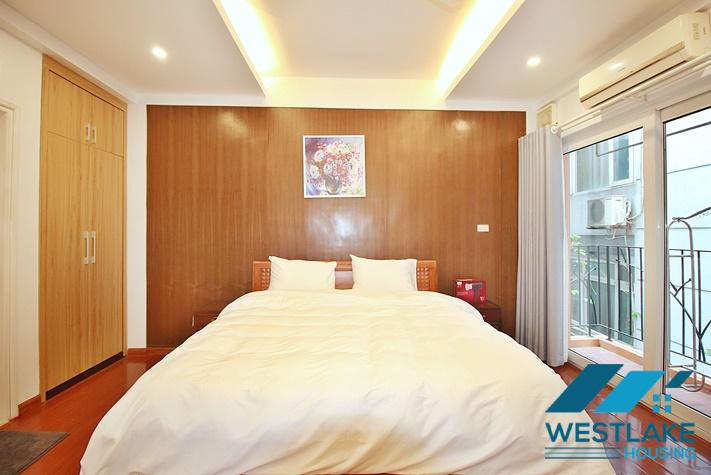 Cho Thuê Căn Hộ 02 Phòng Ngủ Rộng, Thoáng Sáng Tại Phố Trịnh Công Sơn Tây Hồ, Hà Nội