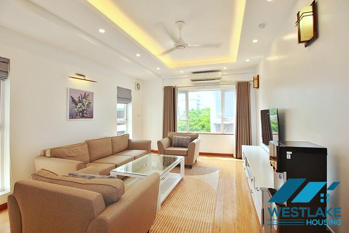 Cho Thuê Căn Hộ 02 Phòng Ngủ Rộng, Thoáng Sáng Tại Phố Trịnh Công Sơn Tây Hồ, Hà Nội